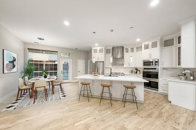 Photo - 3453 Old Manse Ct