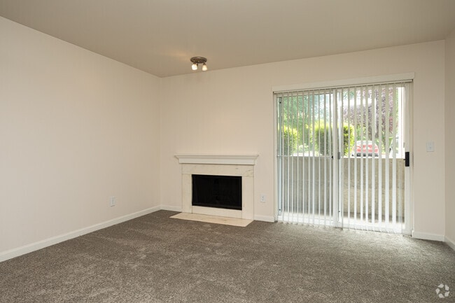 1BR, 1BA - 710 SF
