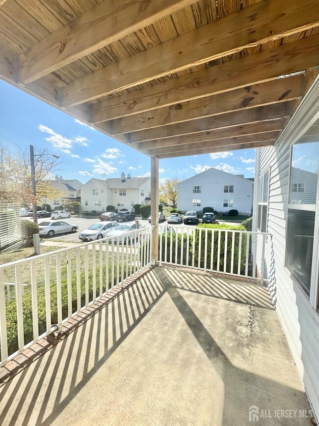 Photo - 393 Keswick Dr
