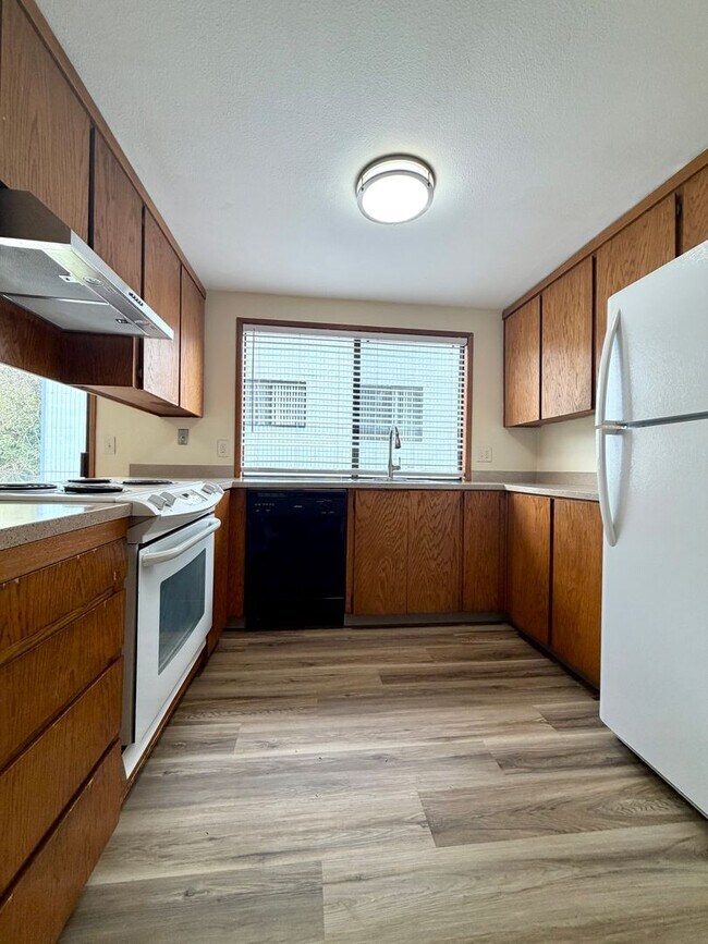 Photo - 0152-01B - Elm Tree Garden Apartments B Unit 4455