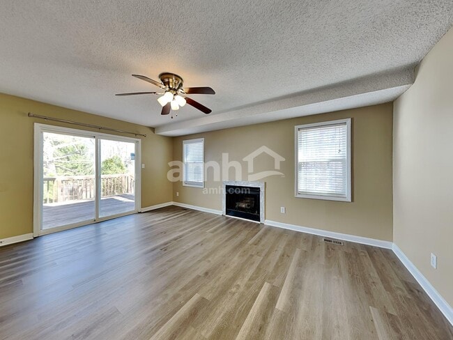 Photo - 201 Walnut Creek Dr