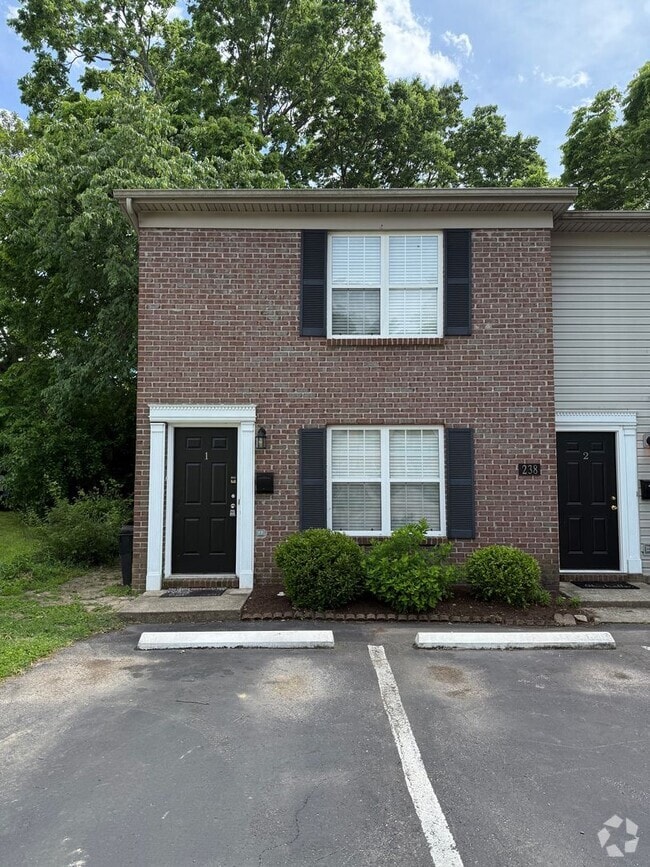 Building Photo - 3-Plex Green St Unit 1 Rental