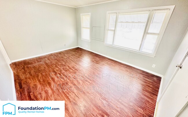 Photo - 1971 Boyle Ave