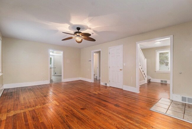 Photo - 23739 Cayuga Ave