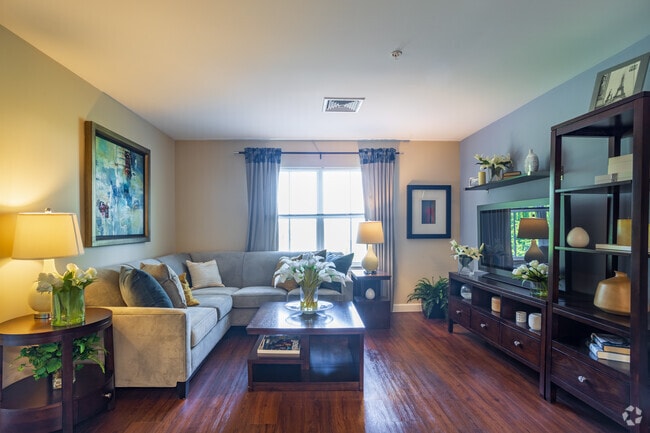Princeton - 1BR, 1BA, 649sf