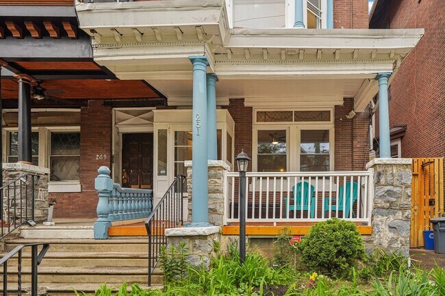 Photo - 251 S 46th St