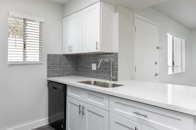 Camelback Cove Apartments