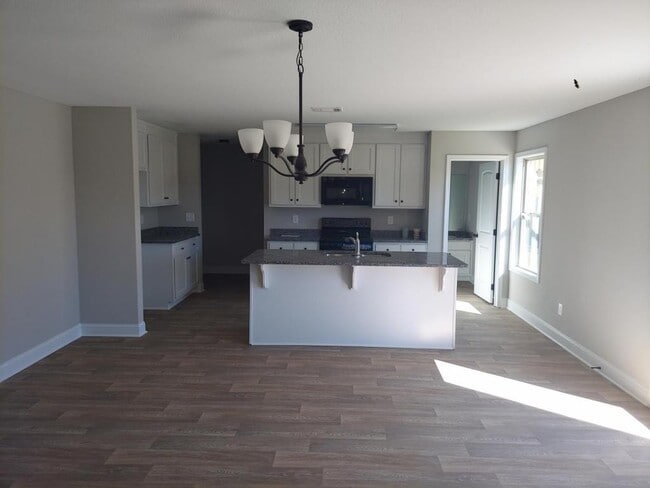 Photo - 2199 Savannah Dr