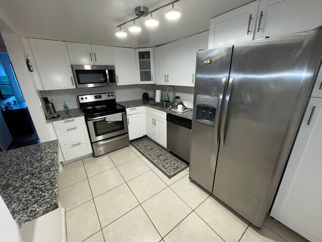 Building Photo - 20840 San Simeon Way Unit 409 Rental