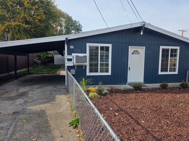 Building Photo - 536 Hamilton St Unit 536