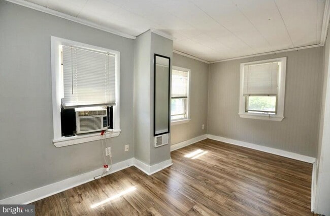 Photo - 310 Ellis St