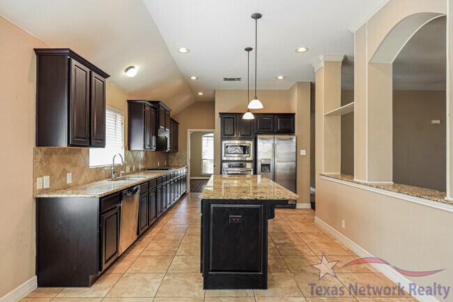 Photo - 2431 Tremonto