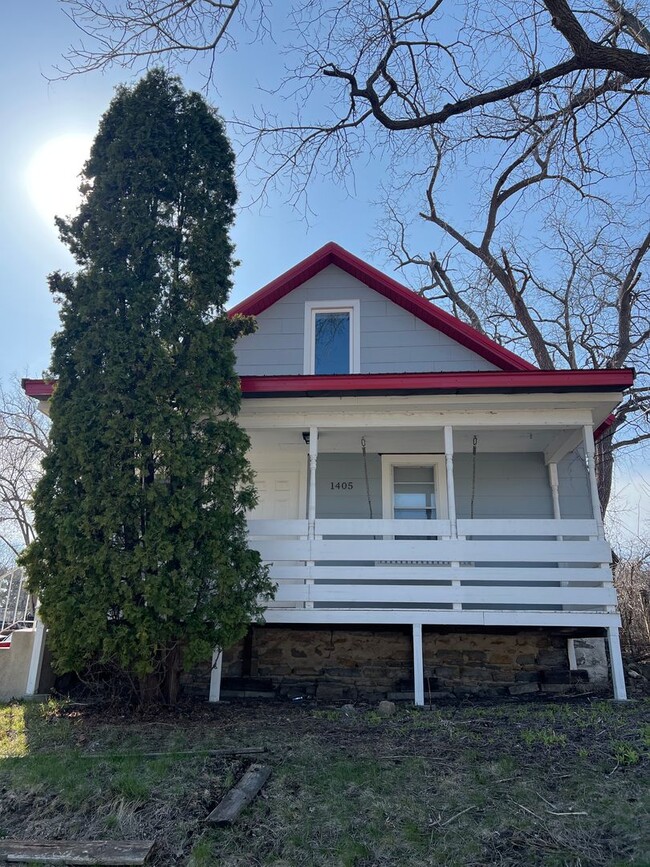 Building Photo - Charming 3-Bed, 1-Bath Single-Family Home!