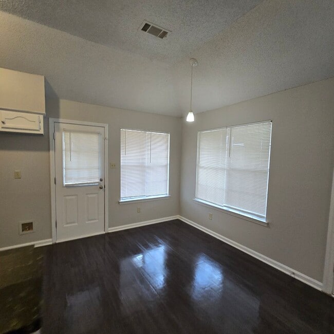 Photo - 4803 Greenside Rd