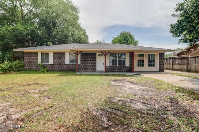 Photo - 1302 Parktown Dr House