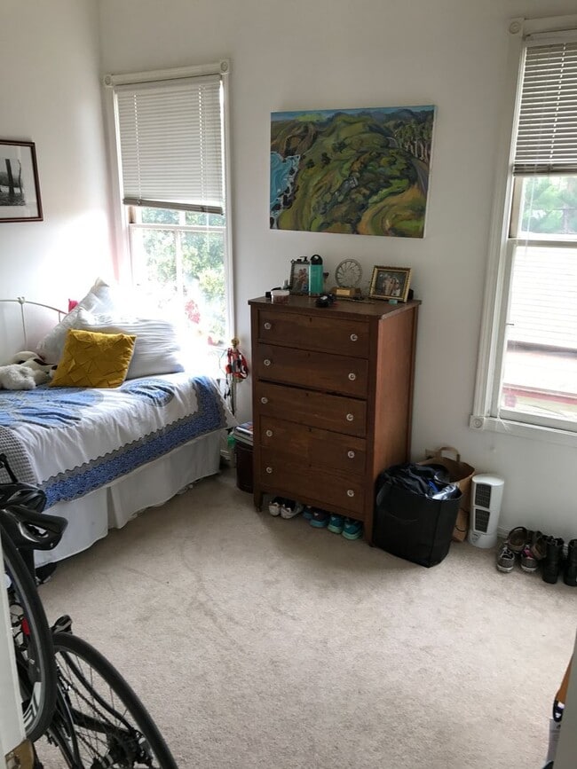 Building Photo - 1763 Santa Barbara Ave Unit 3