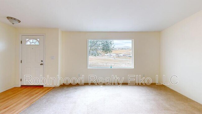 Photo - 360 Trescartes Ave