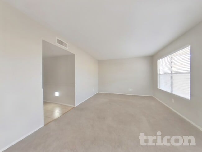 Photo - 1406 E Kerry Ln