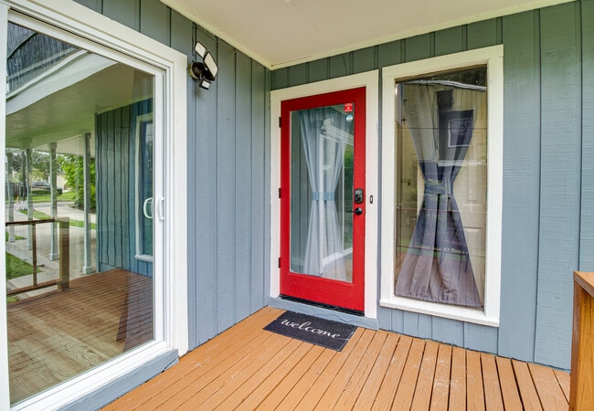 Photo - 427 W Rich Ave