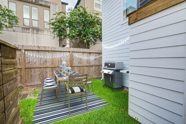 Photo - 1123 W 17th St