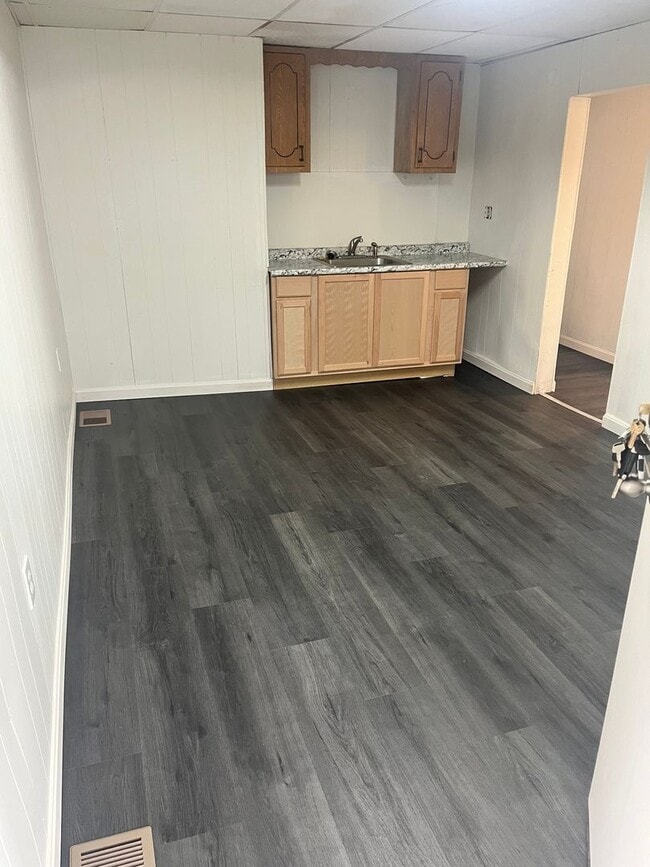 Building Photo - Apartment for Rent Unit Apt #2