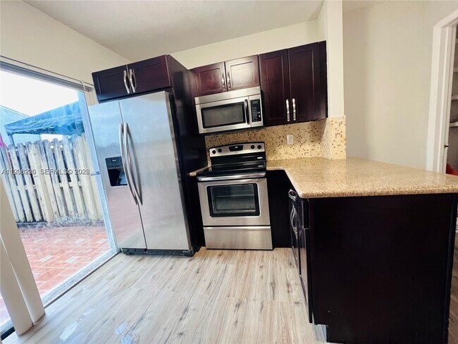 Photo - 7060 NW 173rd Dr