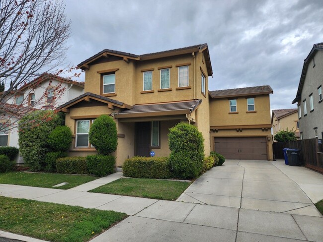 Beautiful 2 Story in Turlock! - Beautiful 2 Story in Turlock! Casa