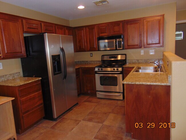 Photo - Look at Me...  I'm for Rent !