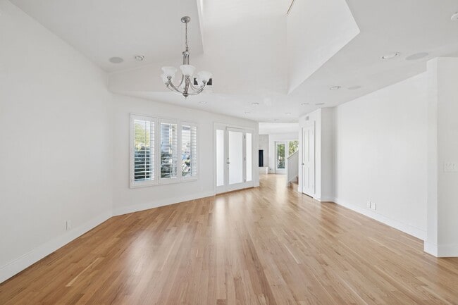 Photo - 721 Marigold Ave