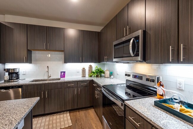 Building Photo - 30020 Creekside Ter Dr Unit 8203 Rental