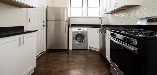 Building Photo - 3816 N Greenview Ave Unit 1W