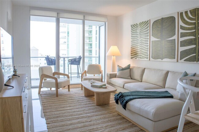 Photo - 1300 Brickell Bay Dr Unit 1608