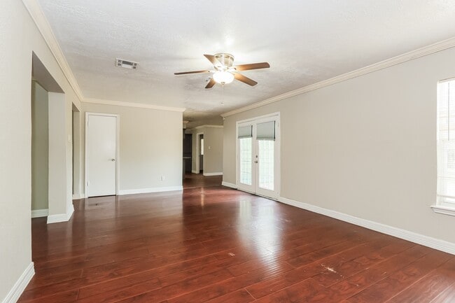 Photo - 10122 Woodhollow Dr