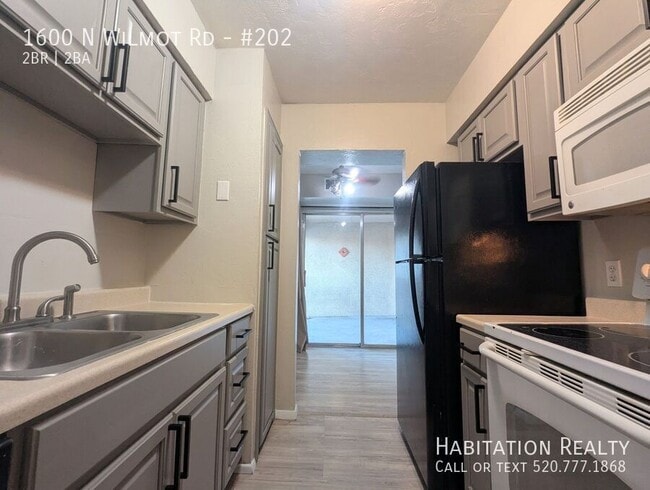 Photo - 1600 N Wilmot Rd Unit #202