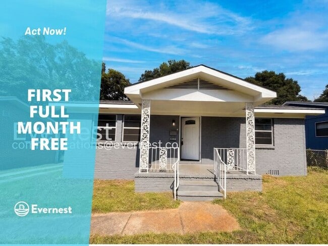Building Photo - 3 Bed, 1 Bath Home with Fenced Yard / Vouchers Accepted / Available Now!