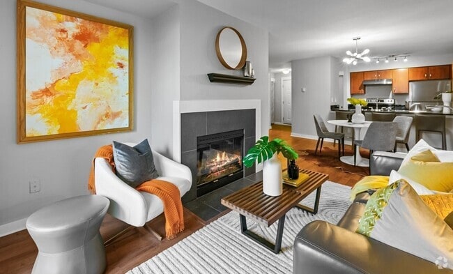 Building Photo - Completely Refreshed Two-Bedroom Condo