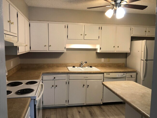559 Winding Creek Rd Unit A