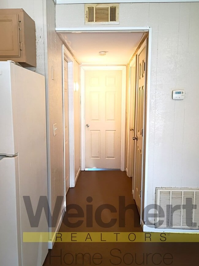 Photo - Updated 2-Bedroom with Easy Commute Unit 302-1