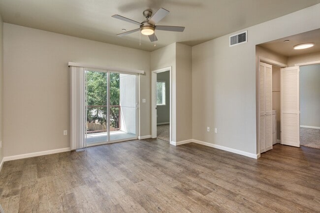 Photo - 2160 Humboldt