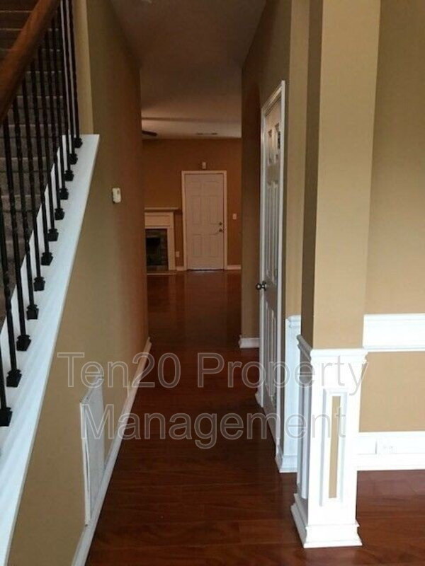 Photo - 1506 Adie St