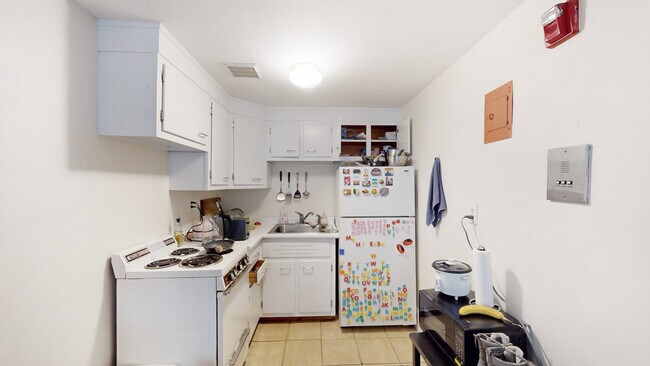 Photo - 1073 Beacon St Unit 1