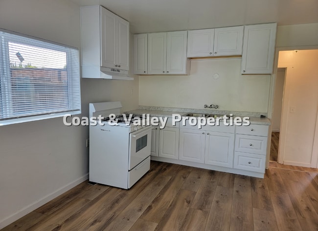 Photo - 2BD HOUSE IN HOLLISTER FOR RENT