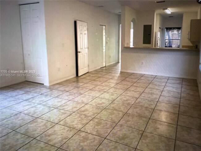 4932 SW 140th Ter