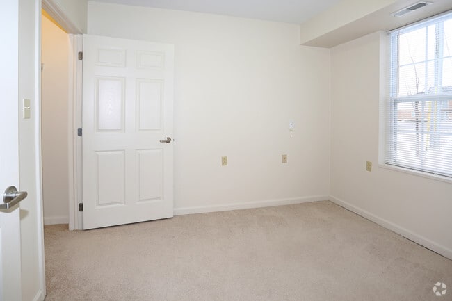 Guest Bedroom - South Pointe Senior Apartments