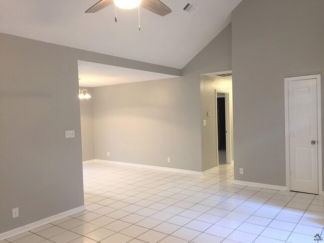 Photo - 542 Loblolly Ln