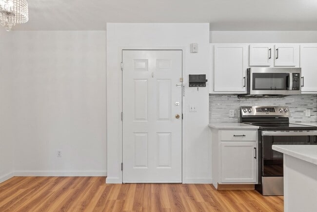 Photo - 75 Walnut St Unit 302