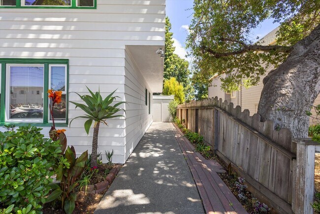 Photo - 2255 Lincoln Ave Unidad A