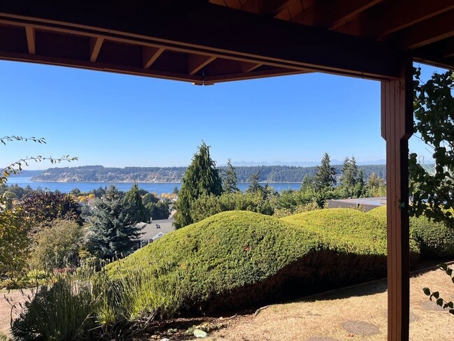 Photo - 610 N Aurora Ave
