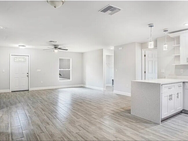 Photo - 3113 46th St W