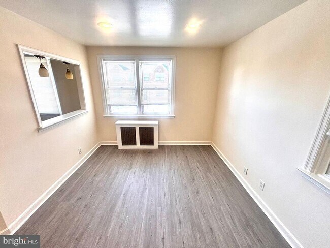 Photo - 1622 Murdoch Rd